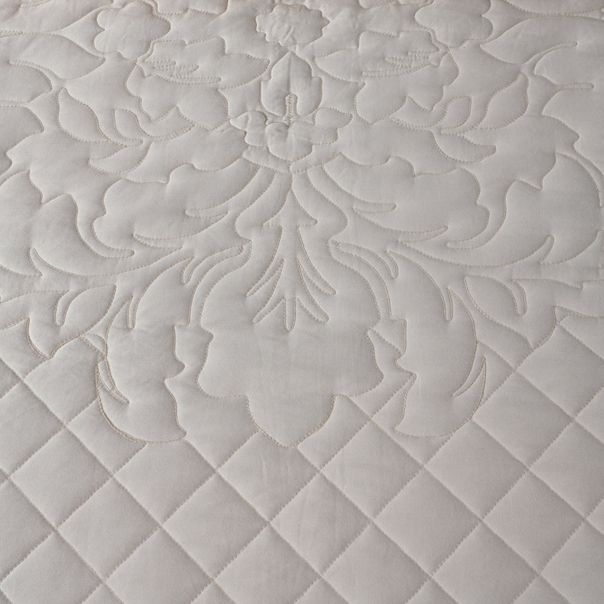 8Pc Acanthus Serenity Sole Bliss Quilted Quilt/Comforter Set