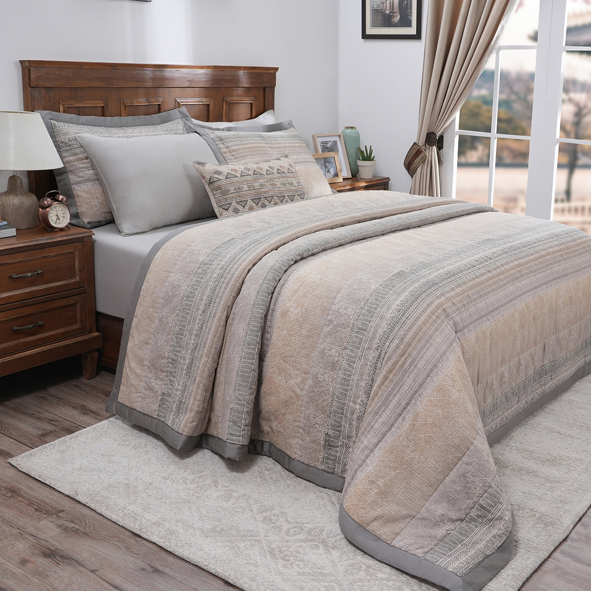 8Pcs Quilt/Quilted Bed Cover Set Eclectic Blend Neutral