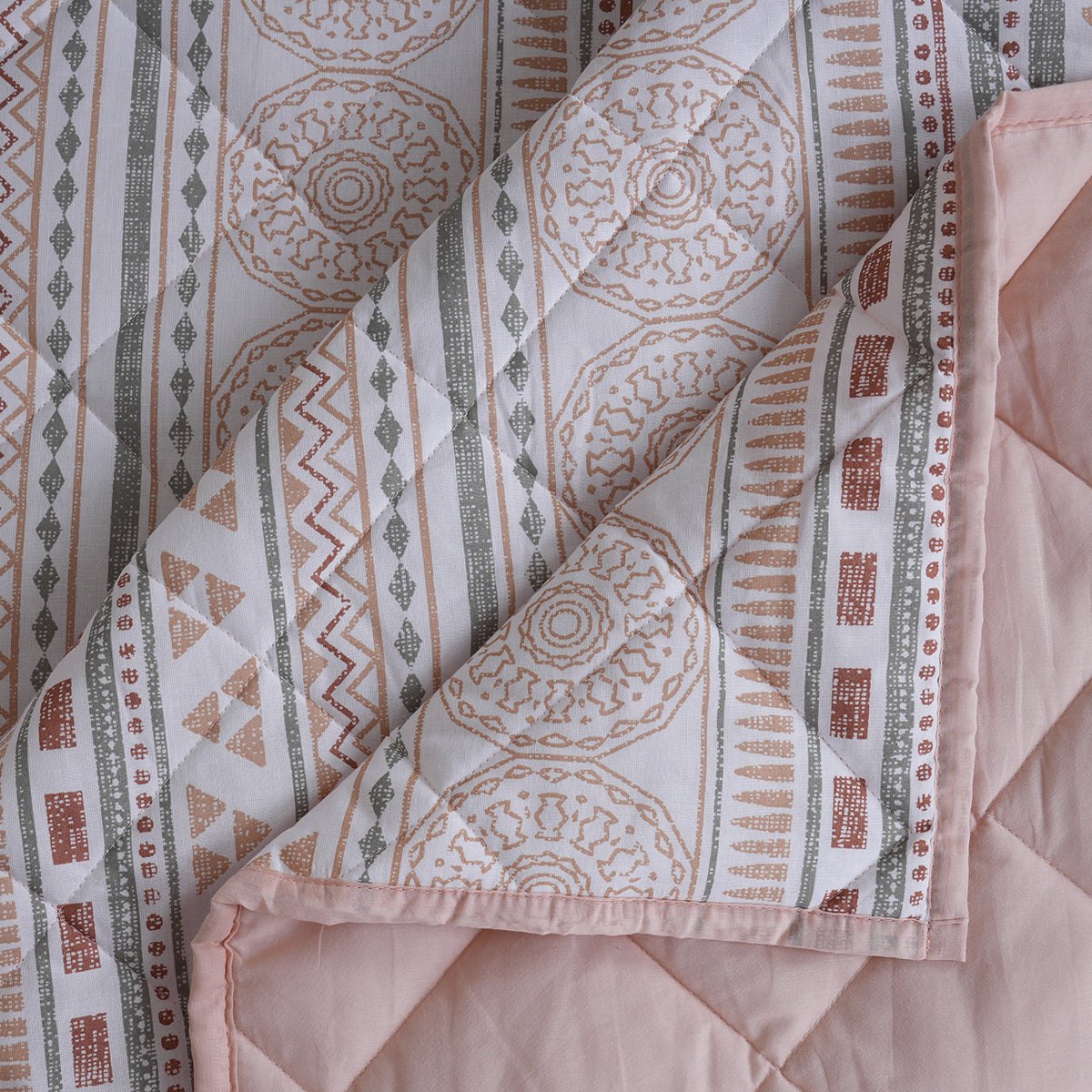 Sensory Bloom Allegra 4 pcs Peach Quilt Set