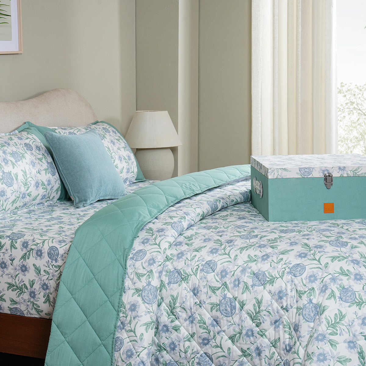Sensory Bloom Blooming Petals 4 pcs Blue Quilt Set