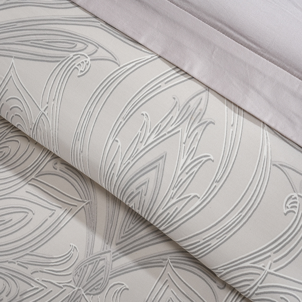 Classical Ornate Baroque Feathering 8pcs Duvet Cover Set Neutral