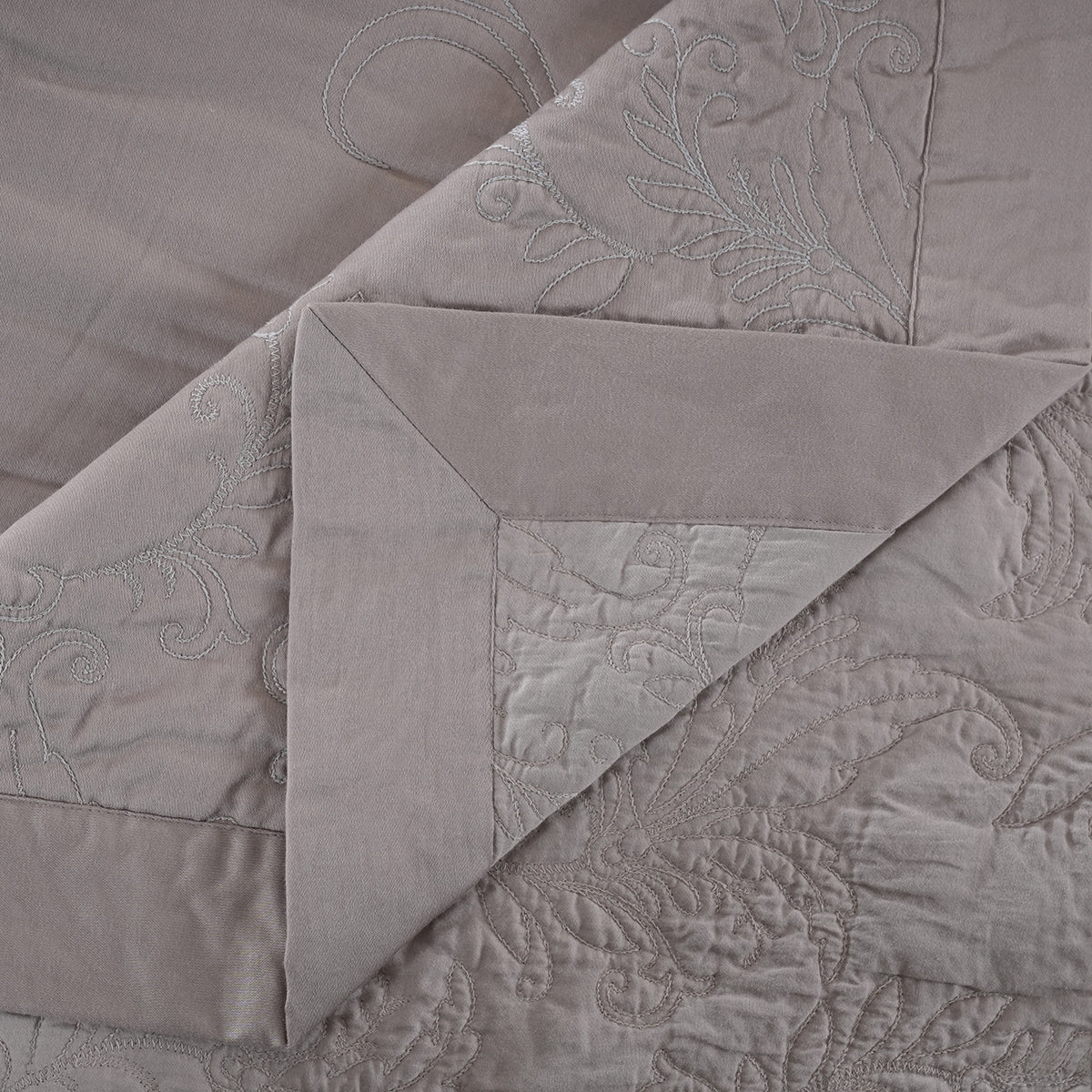 8pcs Quilt/Qulited Bed Cover Set Neutral Classical Ornate Twirls & Swirls