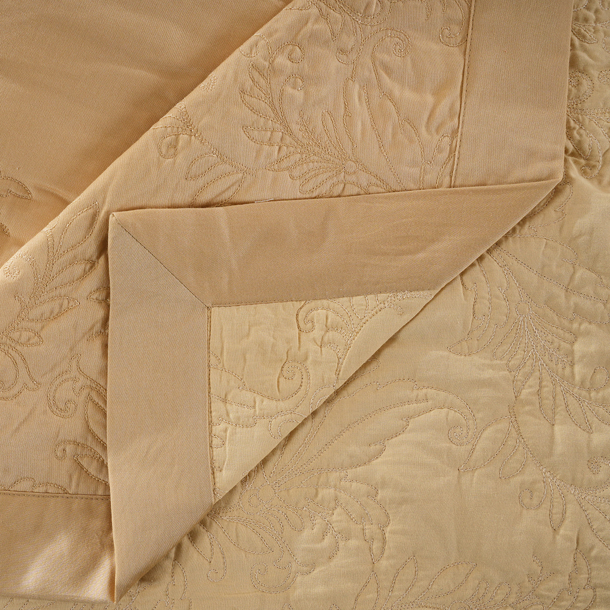 8pcs Quilt/Qulited Bed Cover Set Gold Classical Ornate Twirls & Swirls