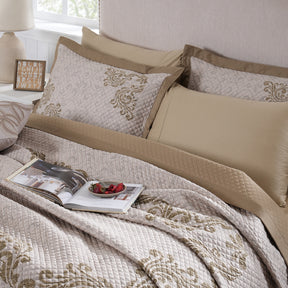 8pcs Quilt/Qulited Bed Cover Set Gold Classical Ornate Seamless Scroll