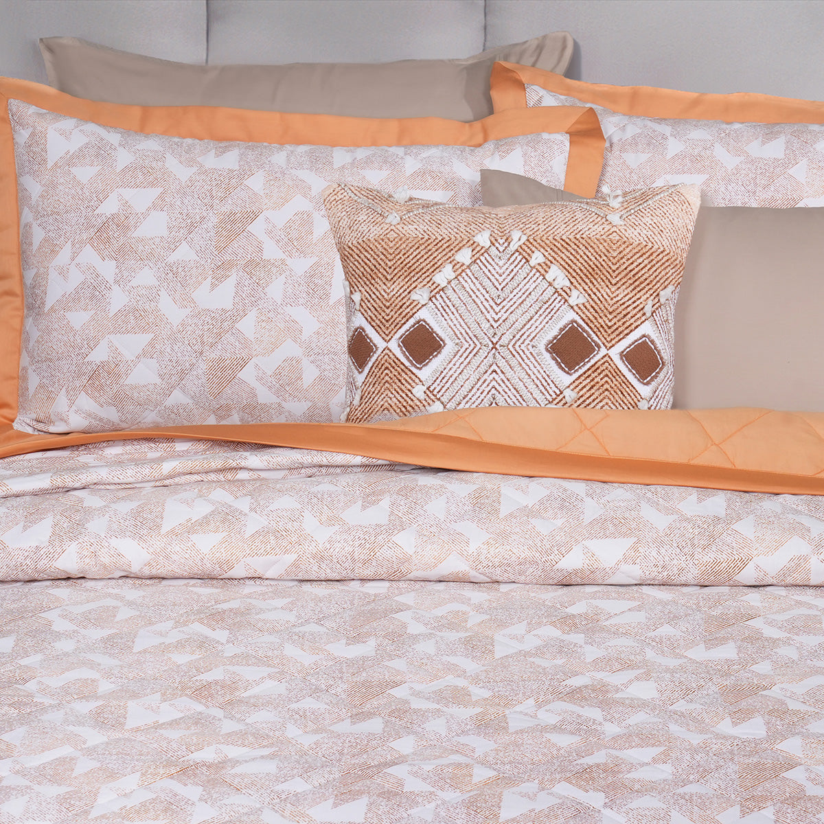 Eclectic Geo Triangle Rust 8pcs Quilt/Quilted Bed Cover