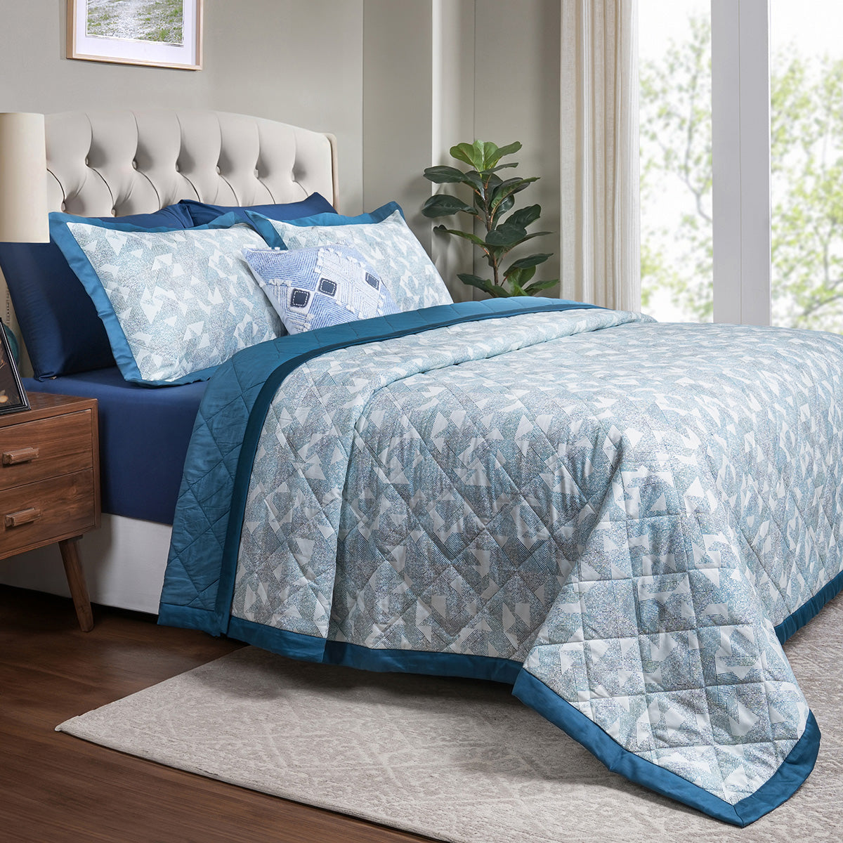 Eclectic Geo Triangle Blue 8pcs Quilt/Quilted Bed Cover