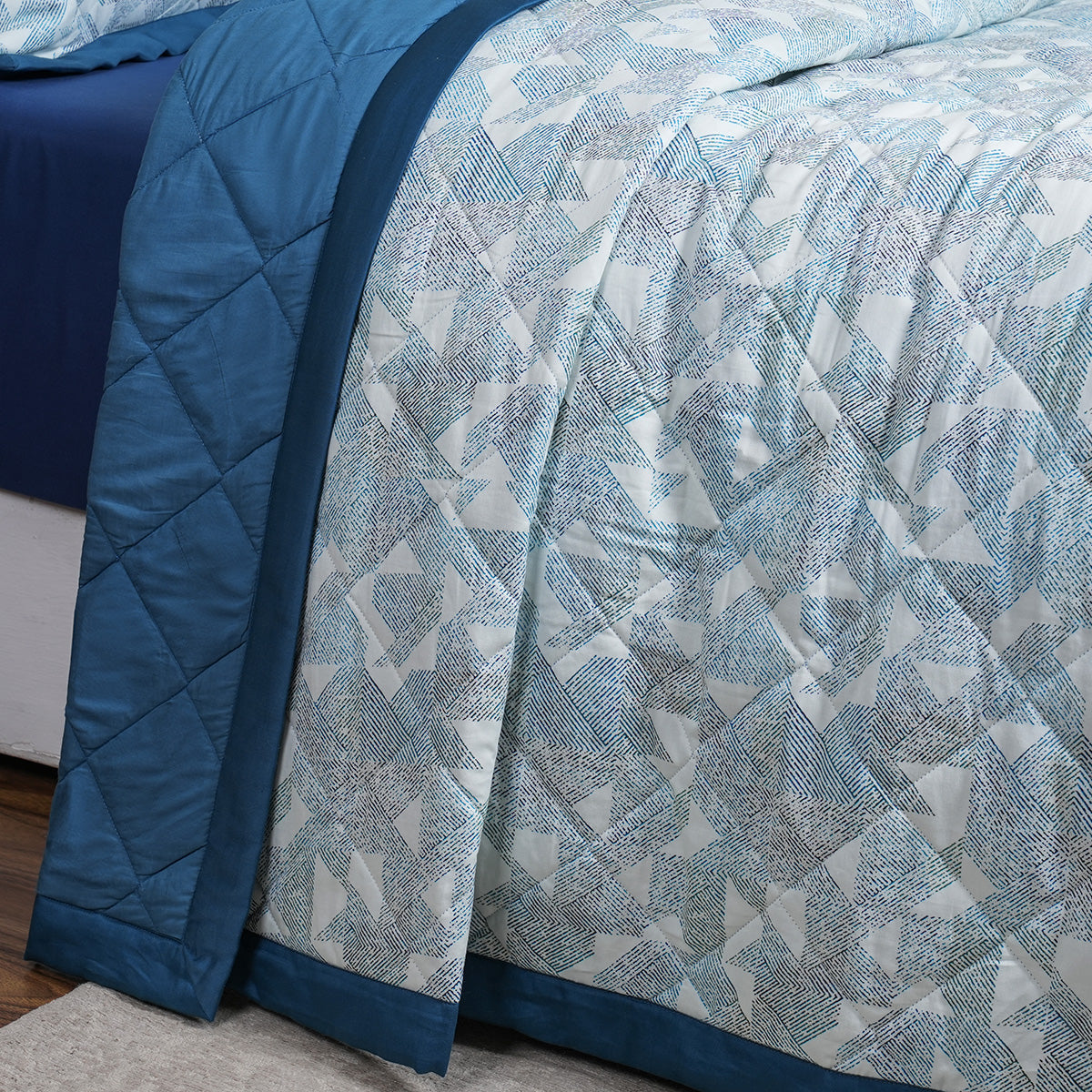 Eclectic Geo Triangle Blue 8pcs Quilt/Quilted Bed Cover
