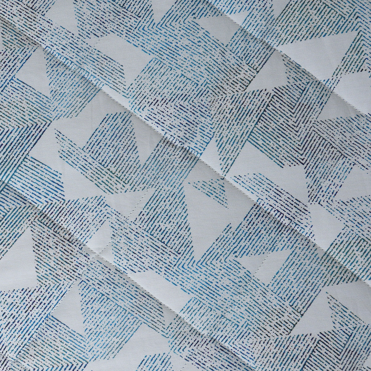 Eclectic Geo Triangle Blue 8pcs Quilt/Quilted Bed Cover