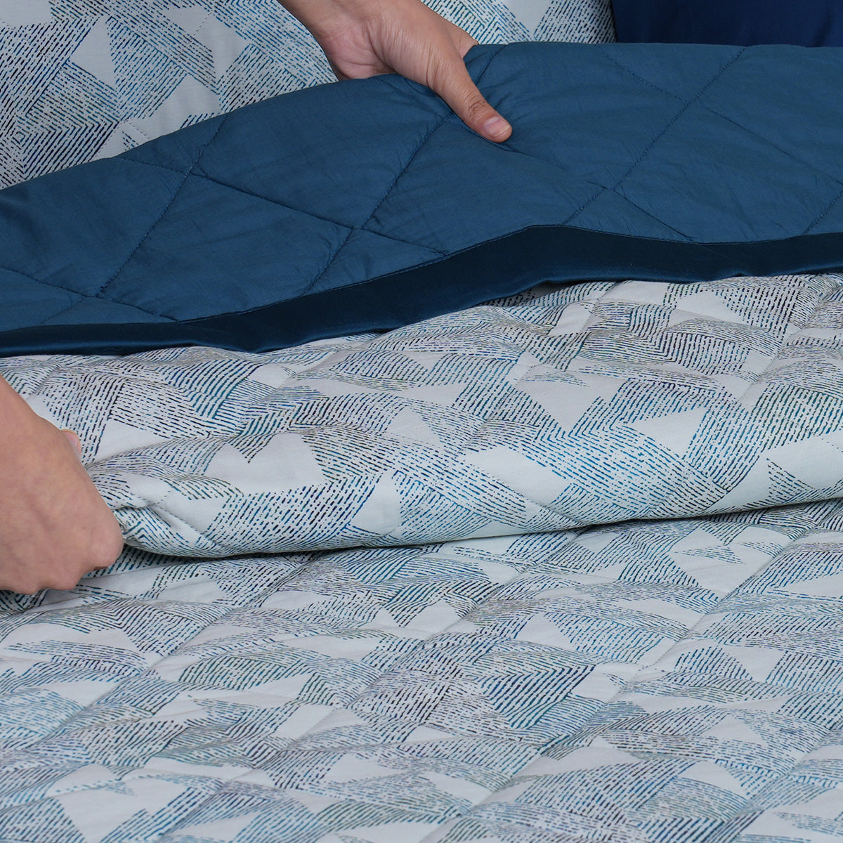 Eclectic Geo Triangle Blue 8pcs Quilt/Quilted Bed Cover