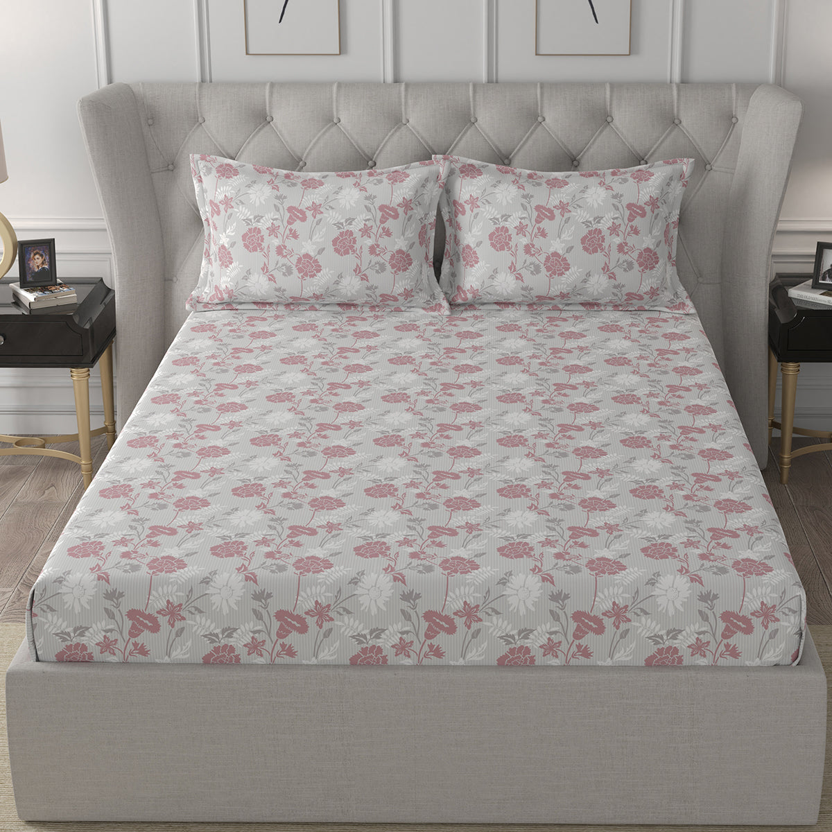 Florescence Briar Red Bed Sheet With 2 Pillow Covers