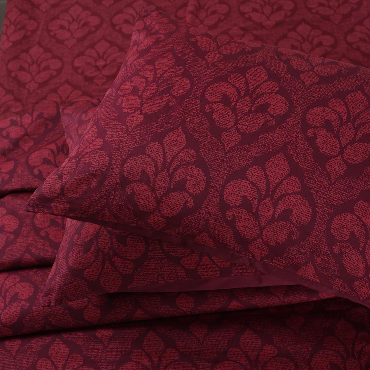 Royal Botanic Diamond Festivity 200 TC Red 100% Cotton Bed Sheet With Pillow Case