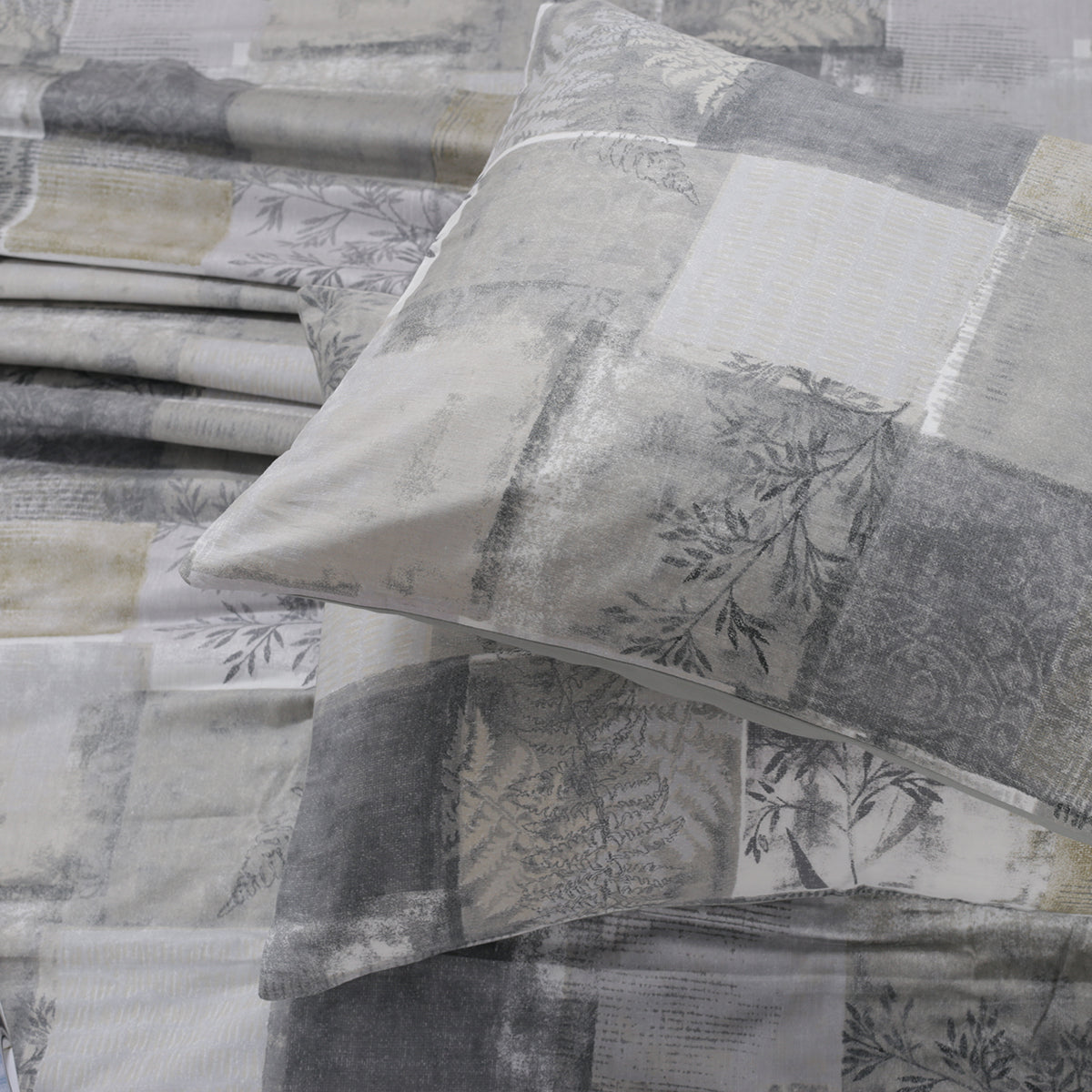 Royal Botanic 200TC  Botanical Grunge 100% Cotton Bed Sheet With Pillow Case