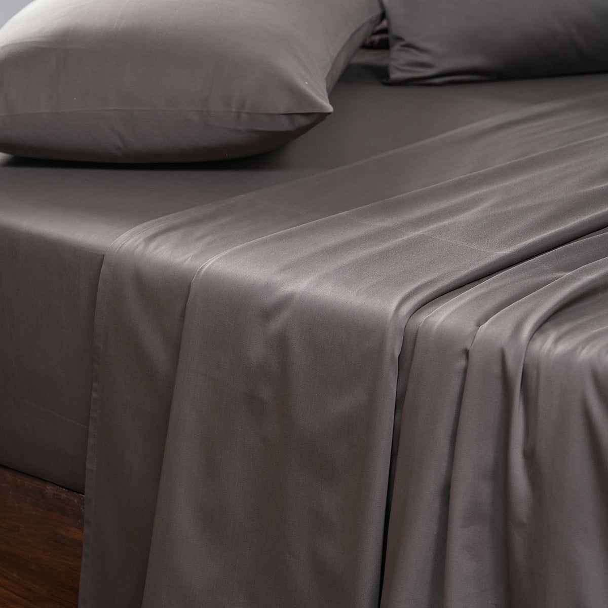 Melina Plain 100% Cotton Extra Soft & Luxurious Bed Sheet With Pillow Covers