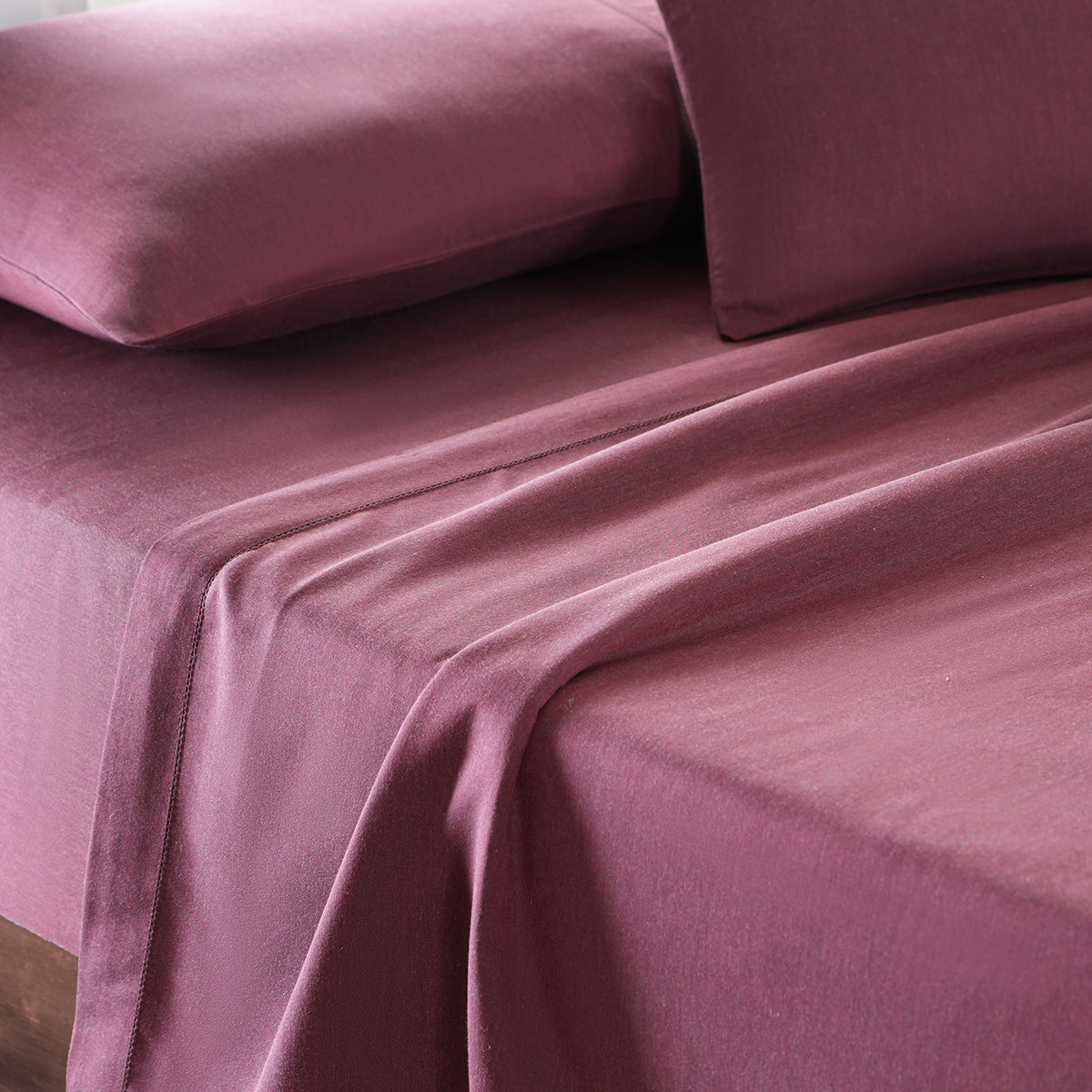 Emmie Made With Egyptian Cotton Ultra Soft Red Bed Sheet with Pillow Case