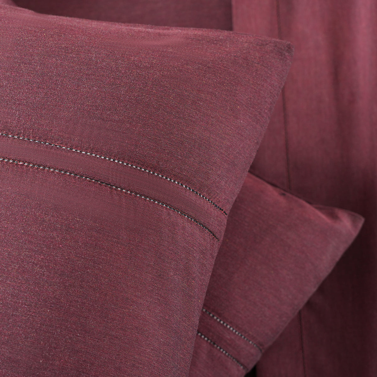 Emmie Made With Egyptian Cotton Ultra Soft Red Bed Sheet with Pillow Case