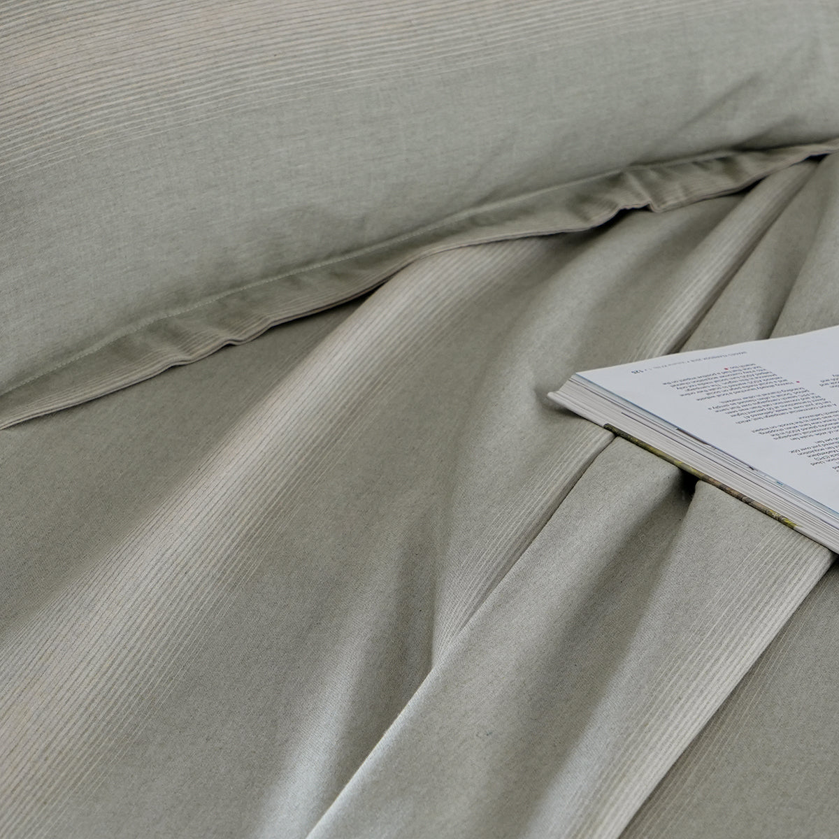 Rhythmic Stripe Reversible Made With Egyptian Cotton Ultra Soft Chameleon Green/Chinchilla Bed Sheet Set