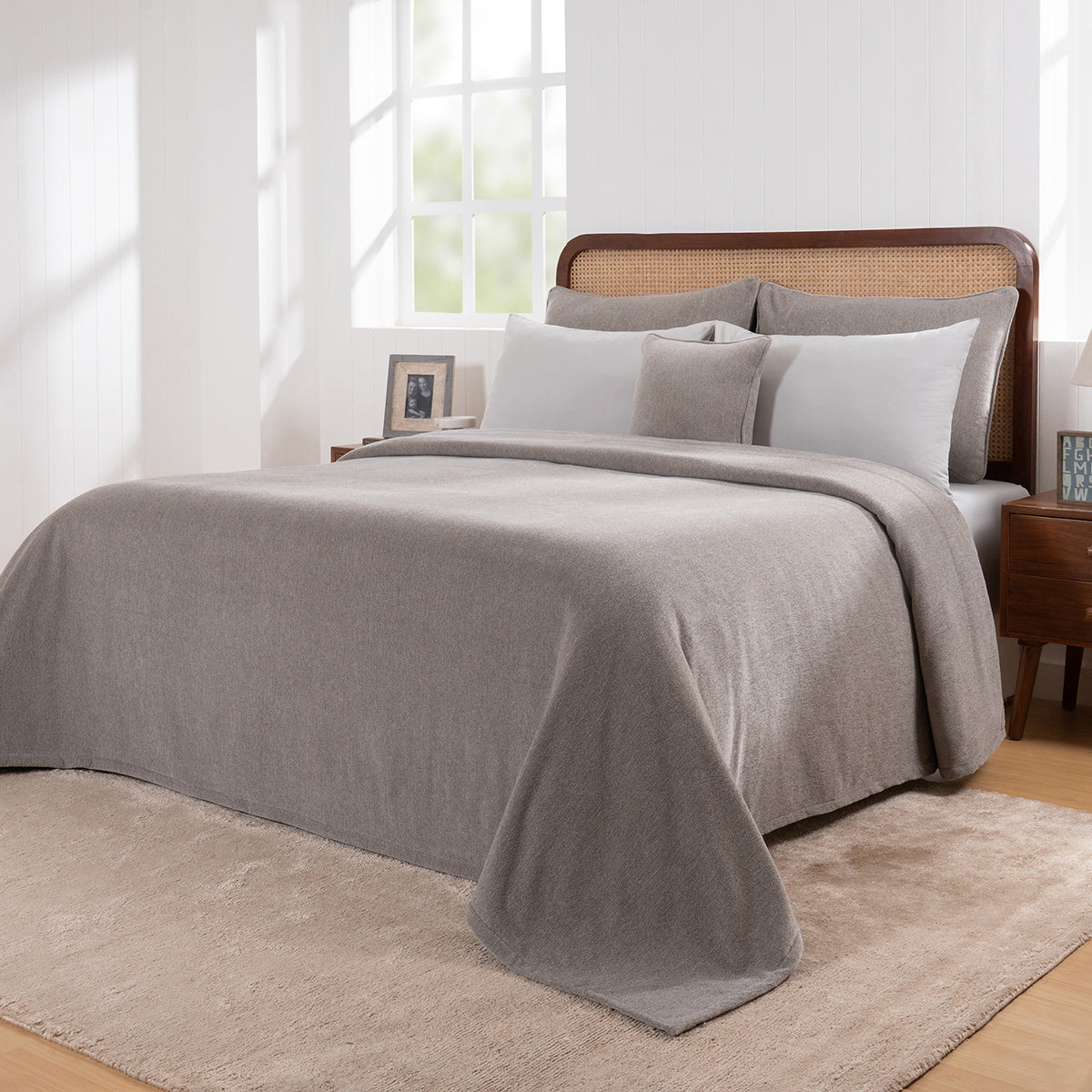 Charlotte Woven Silver Bed Cover /Blanket