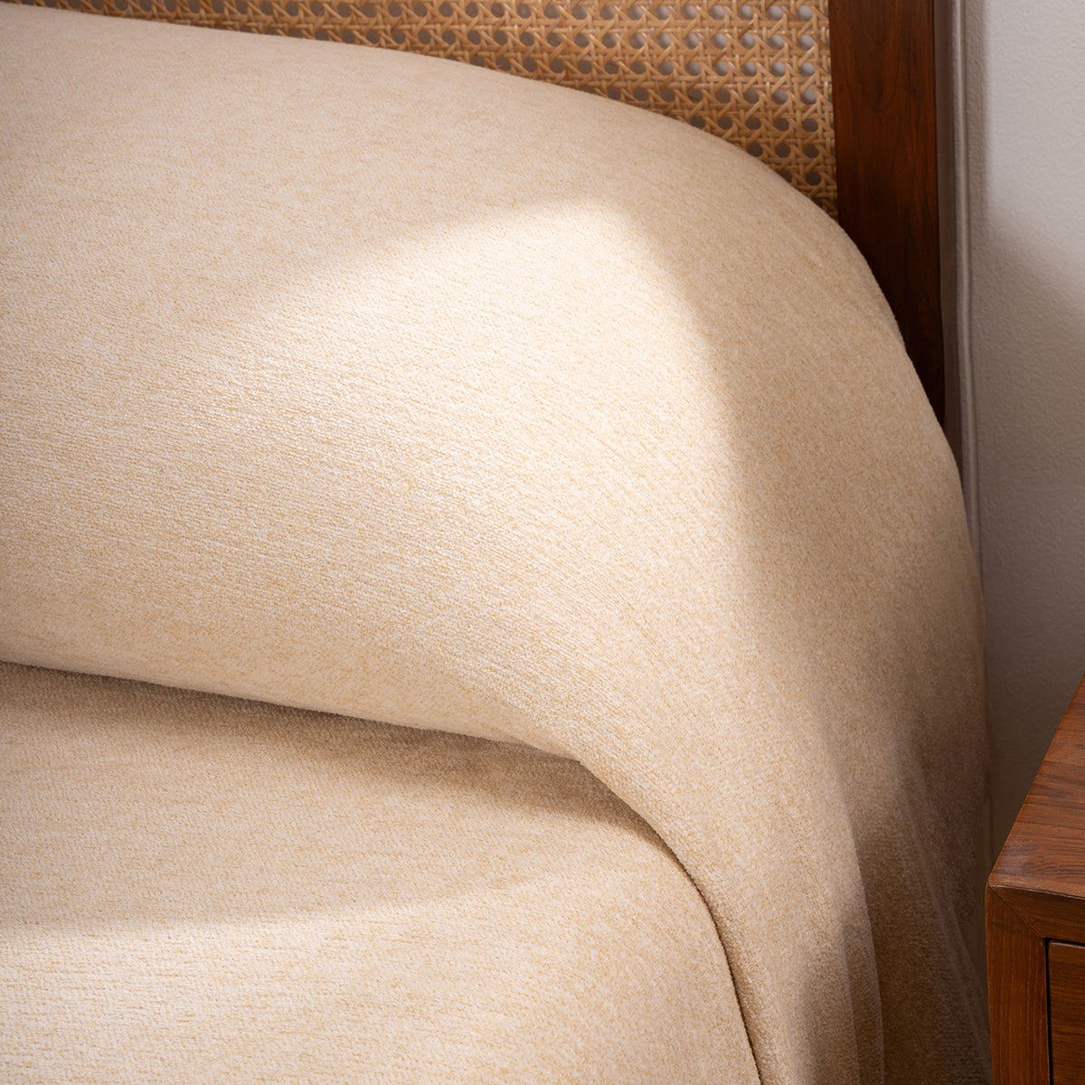 Charlotte Woven Vanilla Bed Cover /Blanket