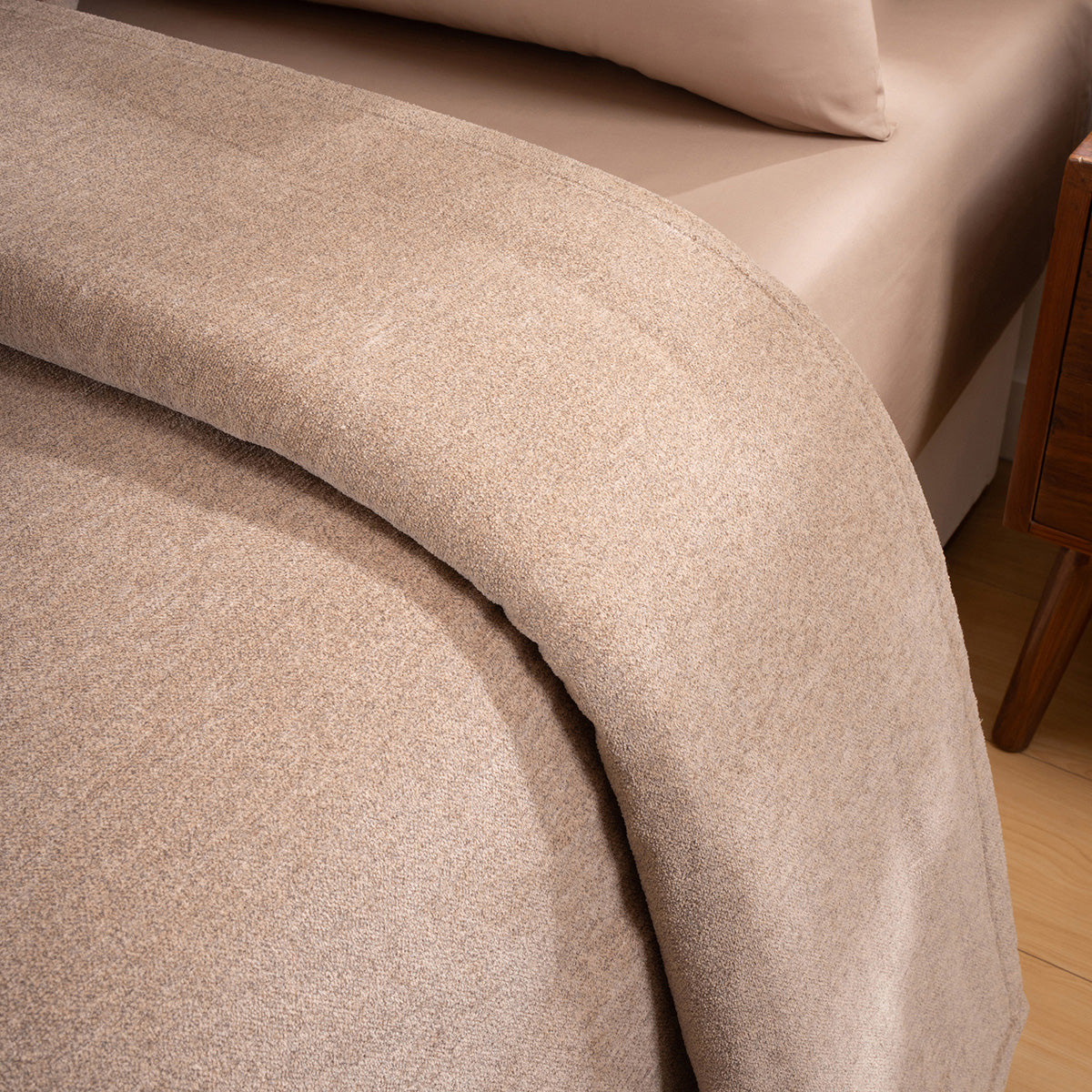 Charlotte Woven Warm Sand Bed Cover /Blanket