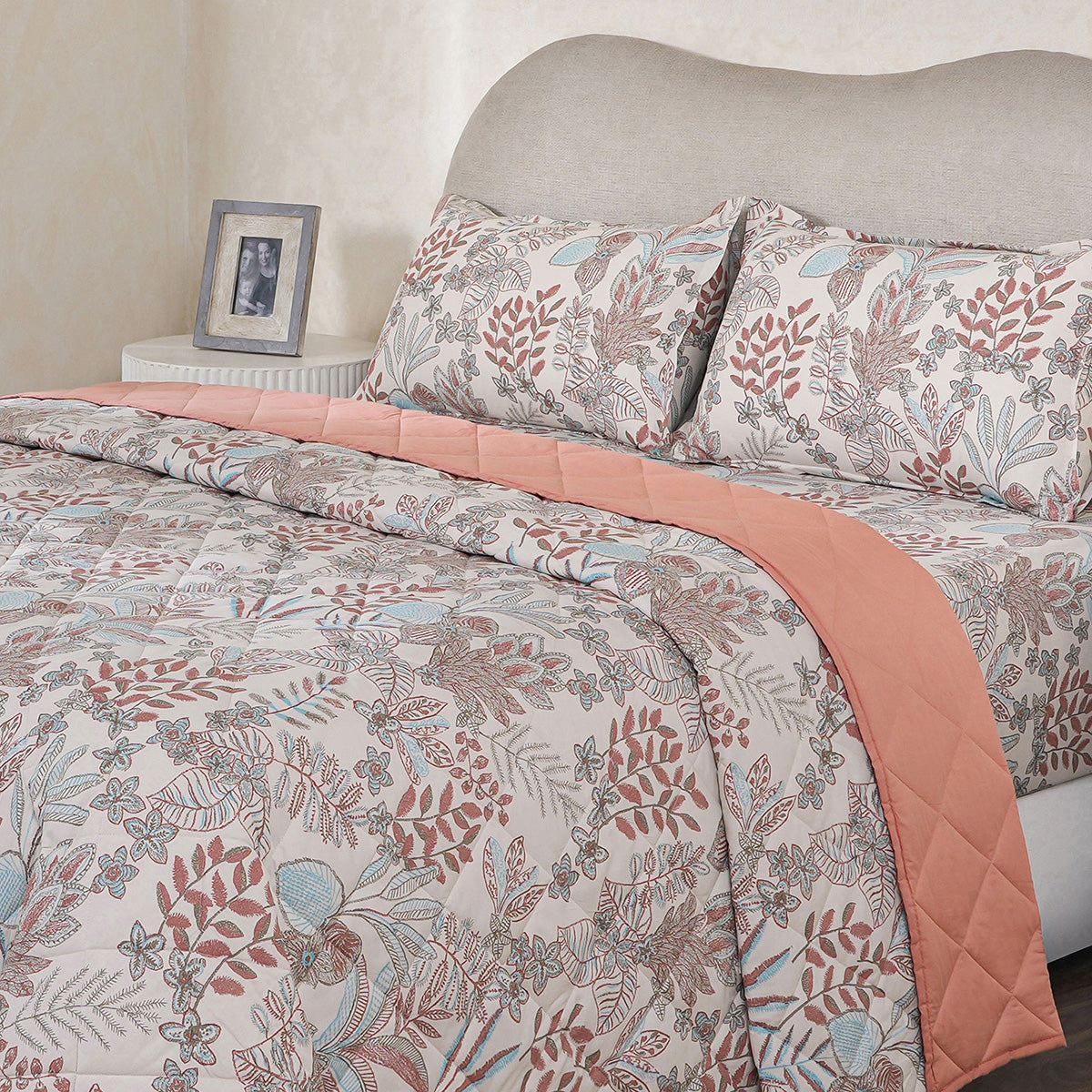 Hermosa Botanic Bloom Garden Muse 4Pcs Red Quilt Set