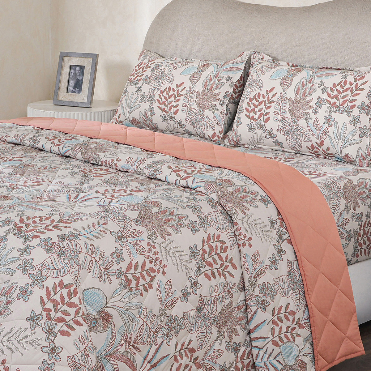 Hermosa Botanic Bloom Garden Muse Quilt Red