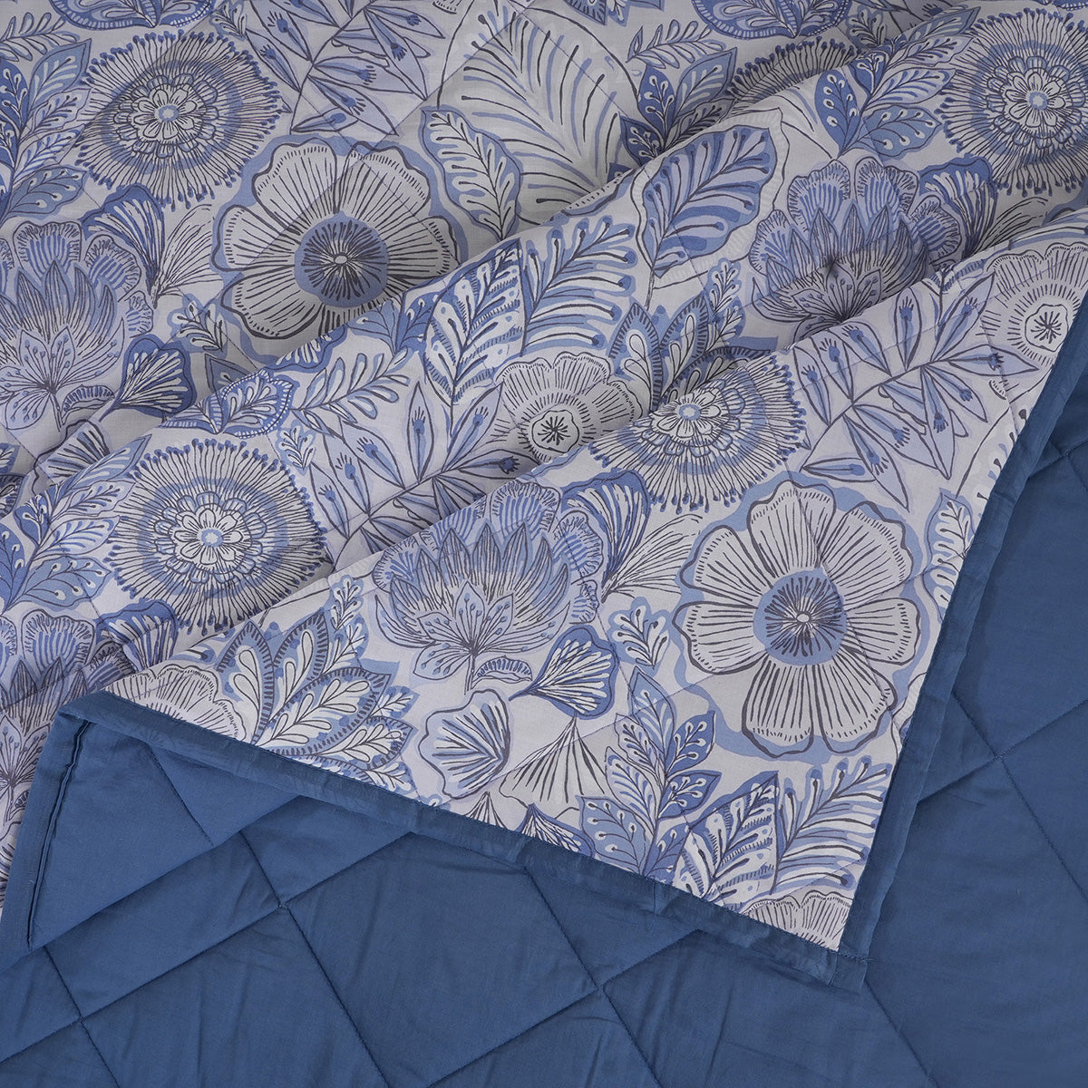 Hermosa Botanic Bloom Petaline Quilt Blue Shadow