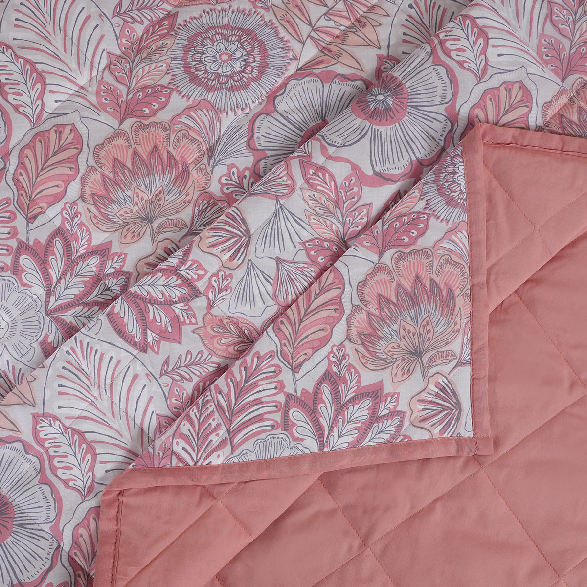 Hermosa Botanic Bloom Petaline Quilt Old Rose