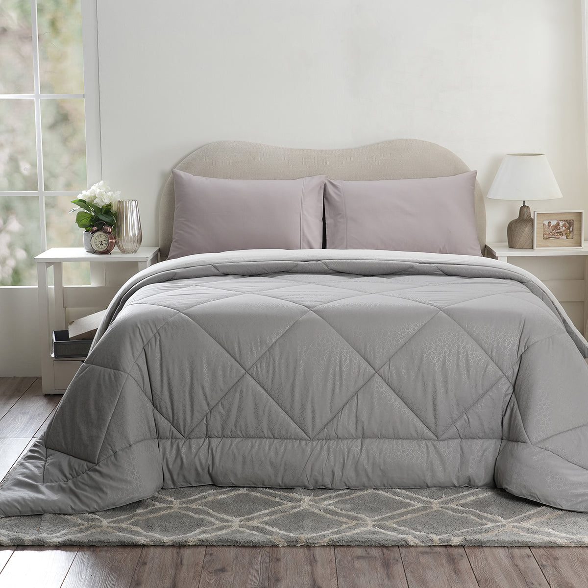 Hermosa Glister Pebble Ash 250GSM Reversible Winter Quilt