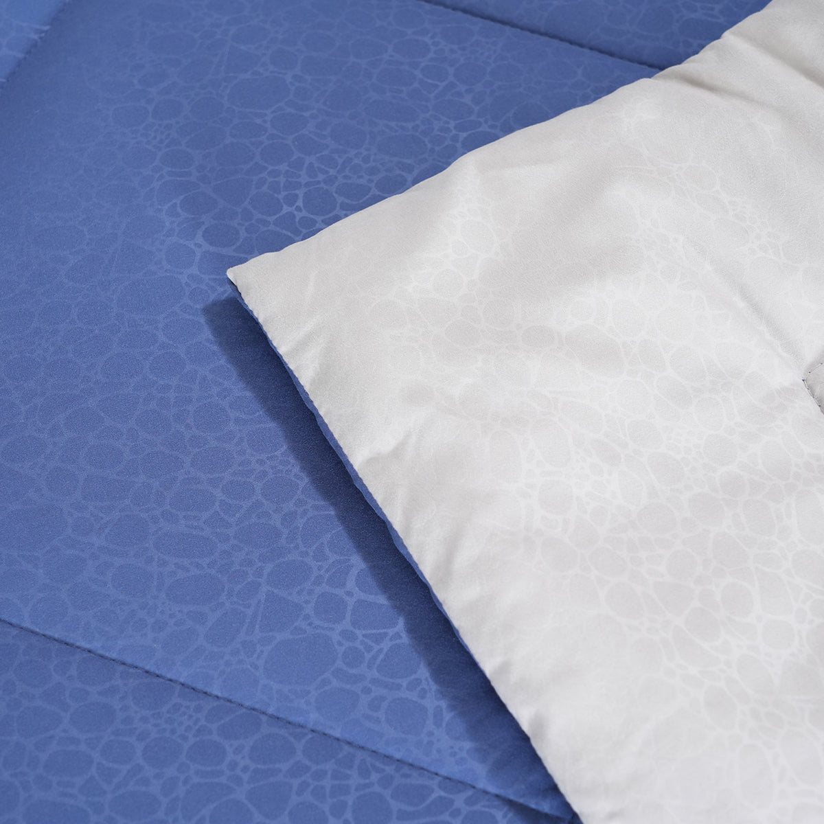 Hermosa Glister Pebble Blue 250GSM Reversible Winter Quilt