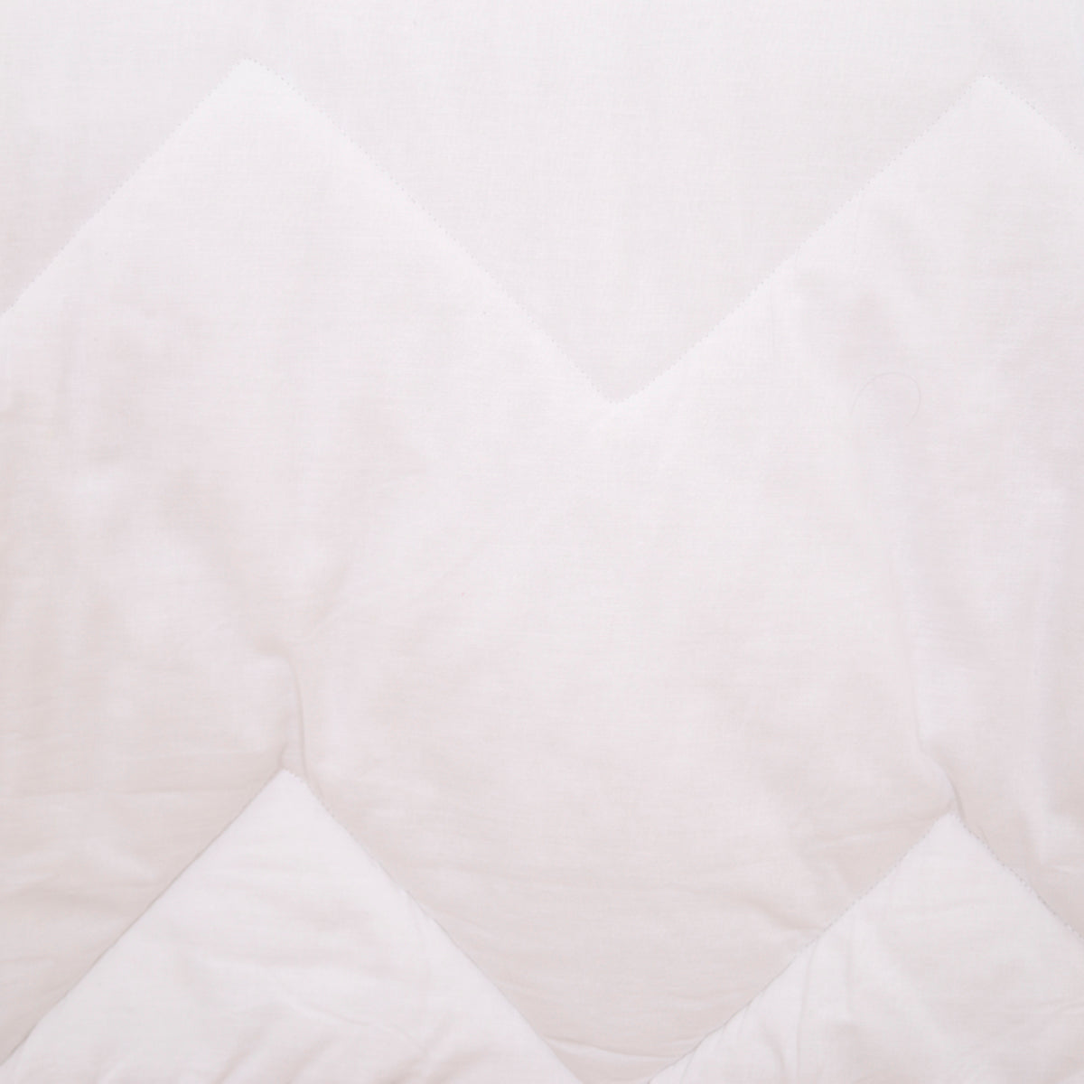 2" Zig Zag Quilt Water Proof Fabric White Mattress Protector