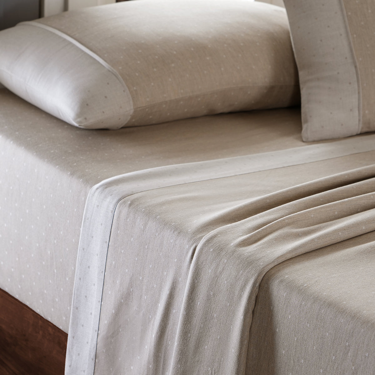 Muted Dot Reversible Made With Egyptian Cotton Ultra Soft Beige Bed Sheet with Pillow Case