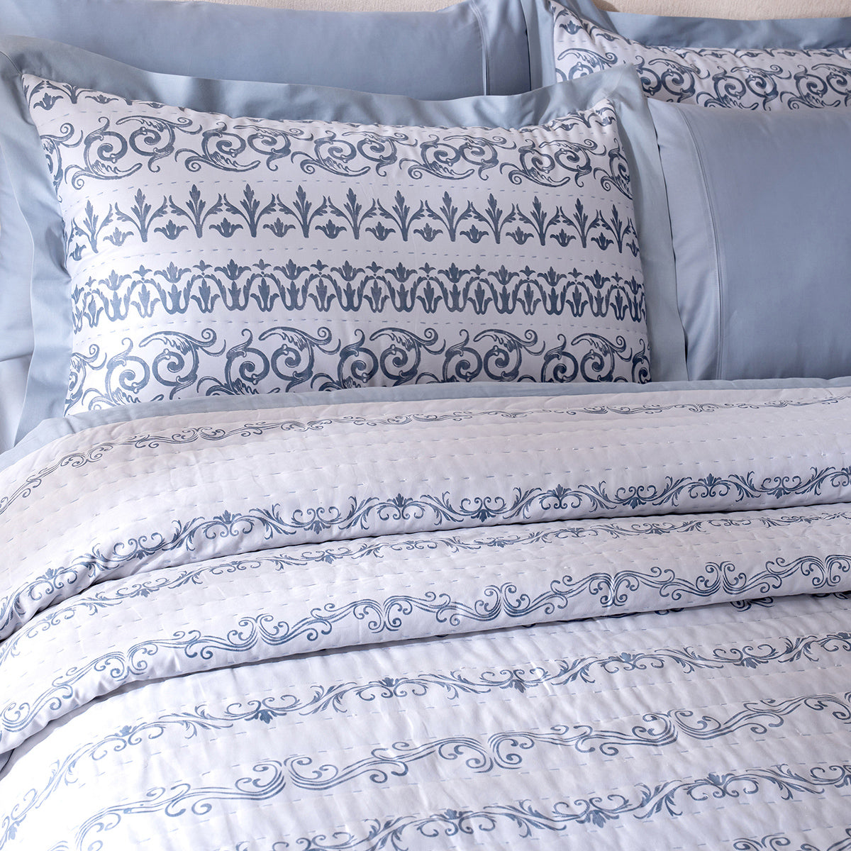 Ornamental Elegance Arabelle Quilt/Quilted Bed Cover Blue