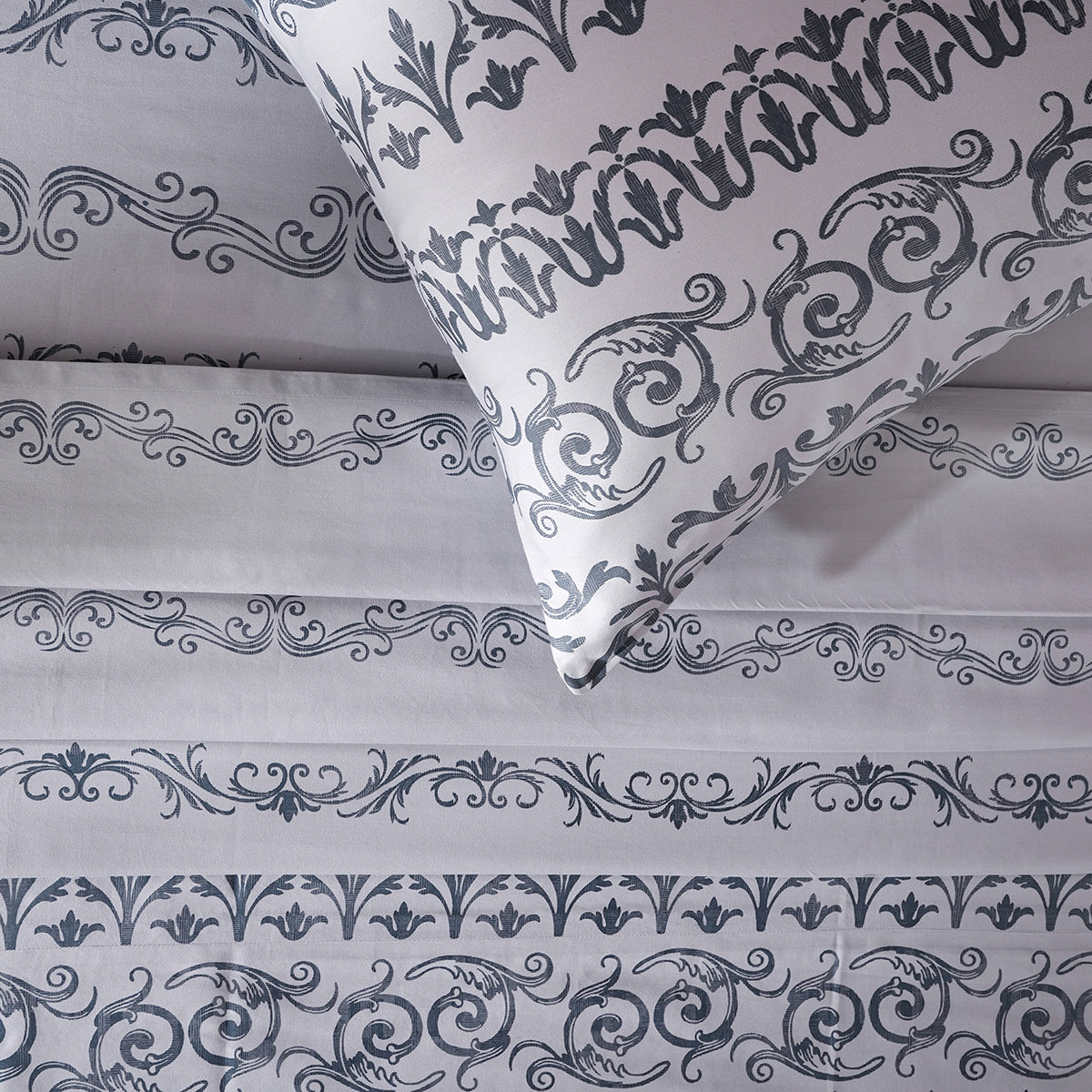 Ornamental Elegance Arablle 100% Cotton Bedsheet with Pillow Case Blue
