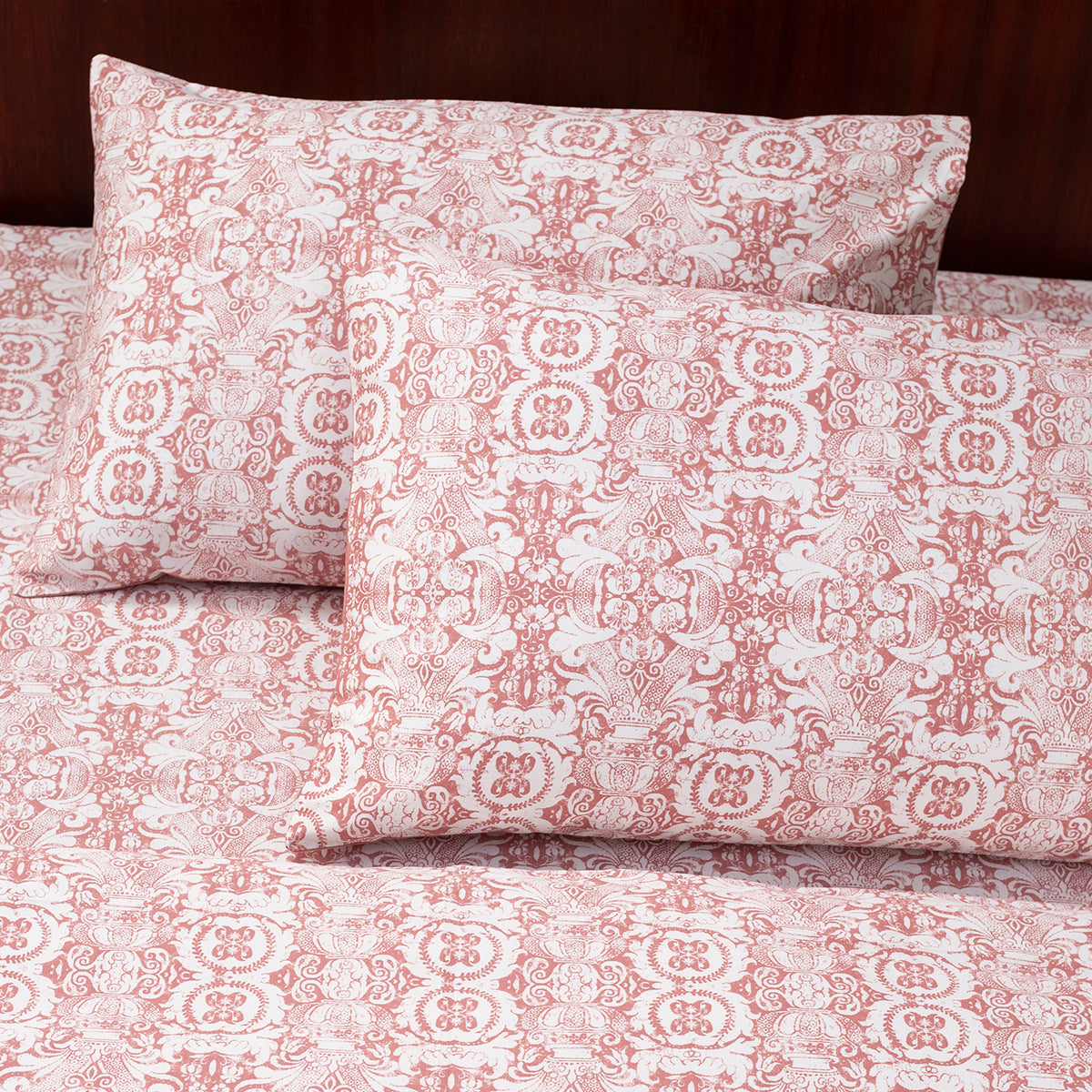 Tranquil Serenity Ellis 100% Cotton Printed Red Pillow Case Set Of 2