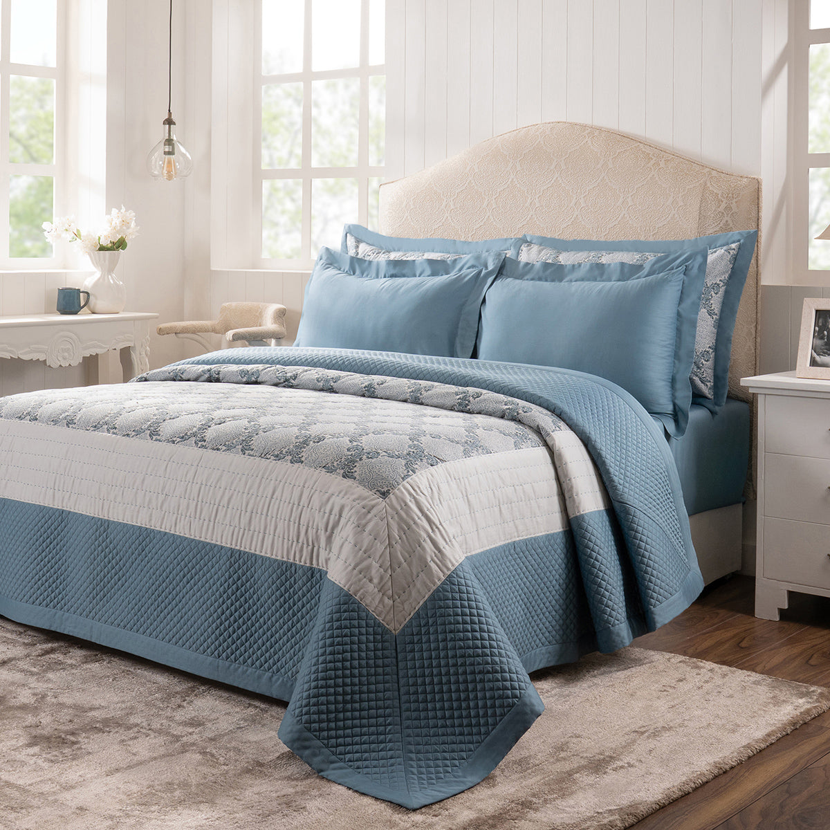 Quilt 100% Cotton Blue Damascene Imperial Grace