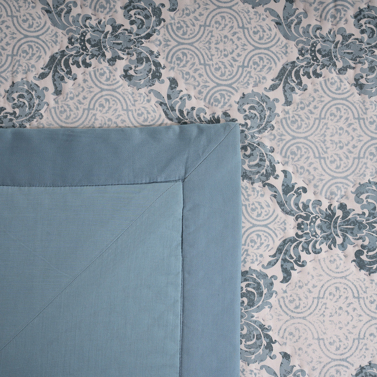 Quilt 100% Cotton Blue Damascene Imperial Grace