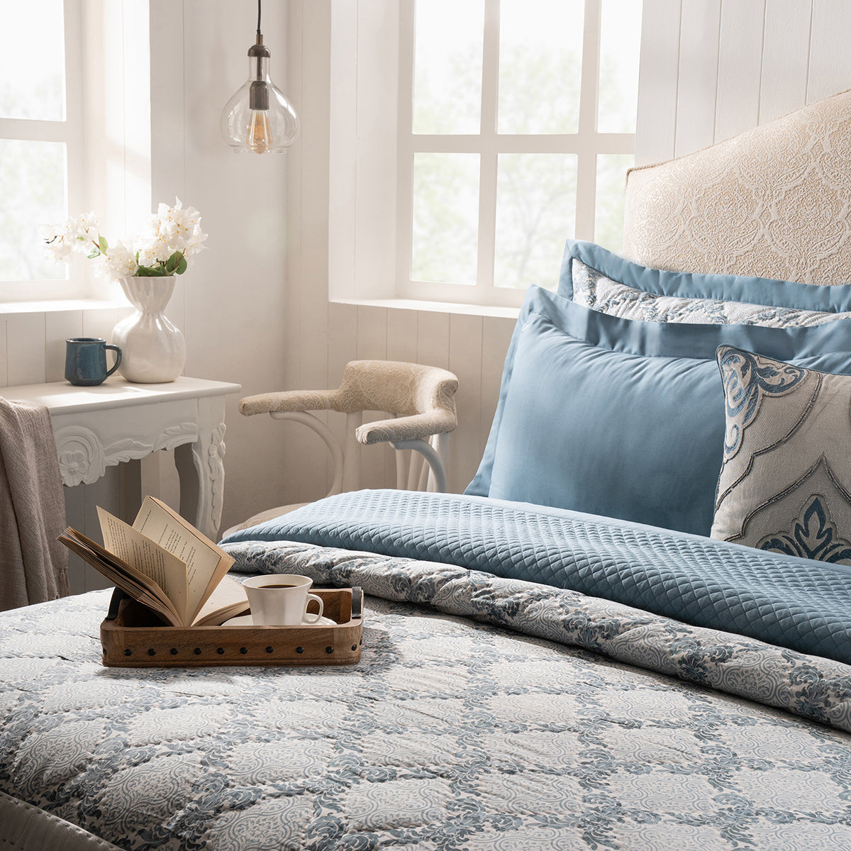 Quilt 100% Cotton Blue Damascene Imperial Grace