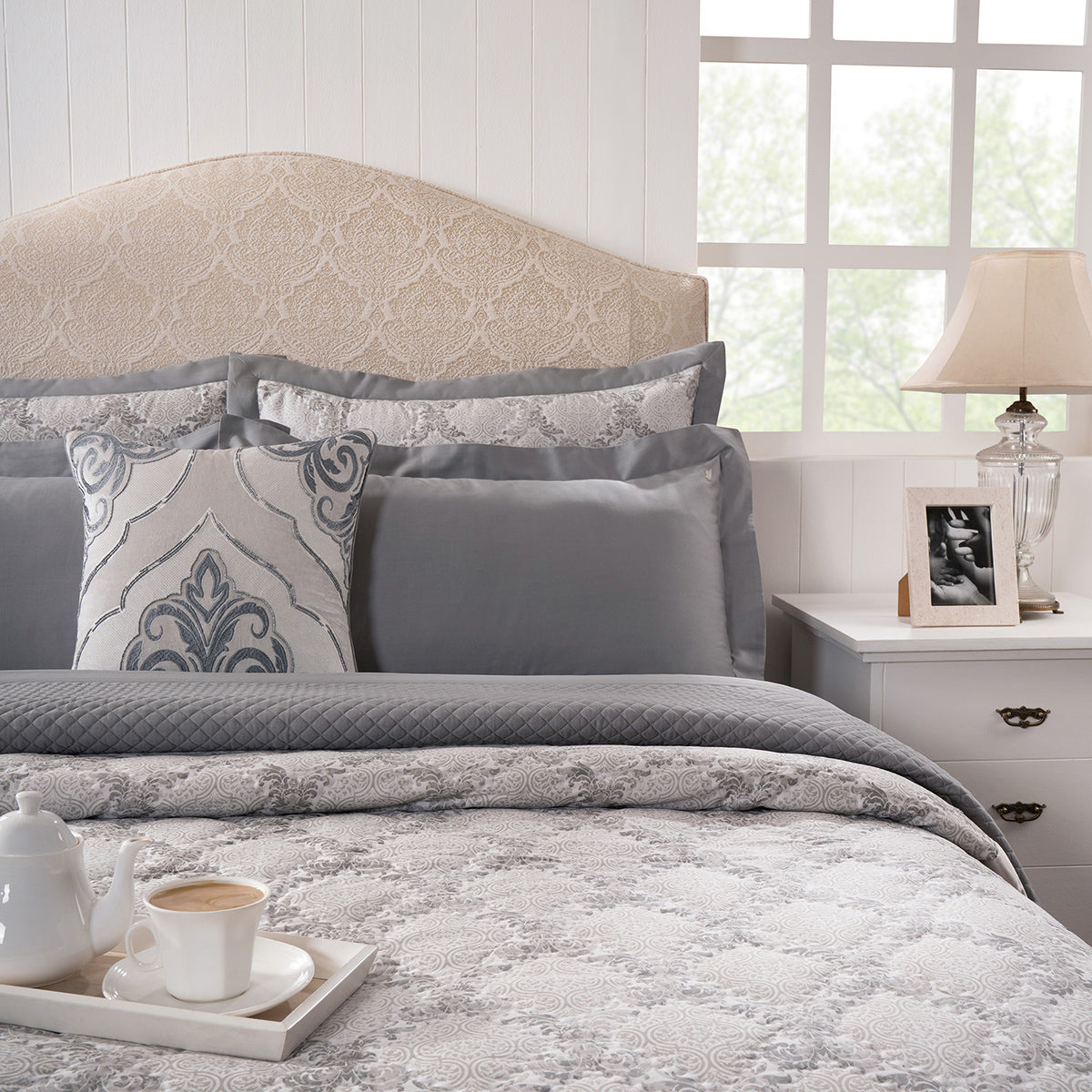 Quilt 100% Cotton Grey Damascene Imperial Grace