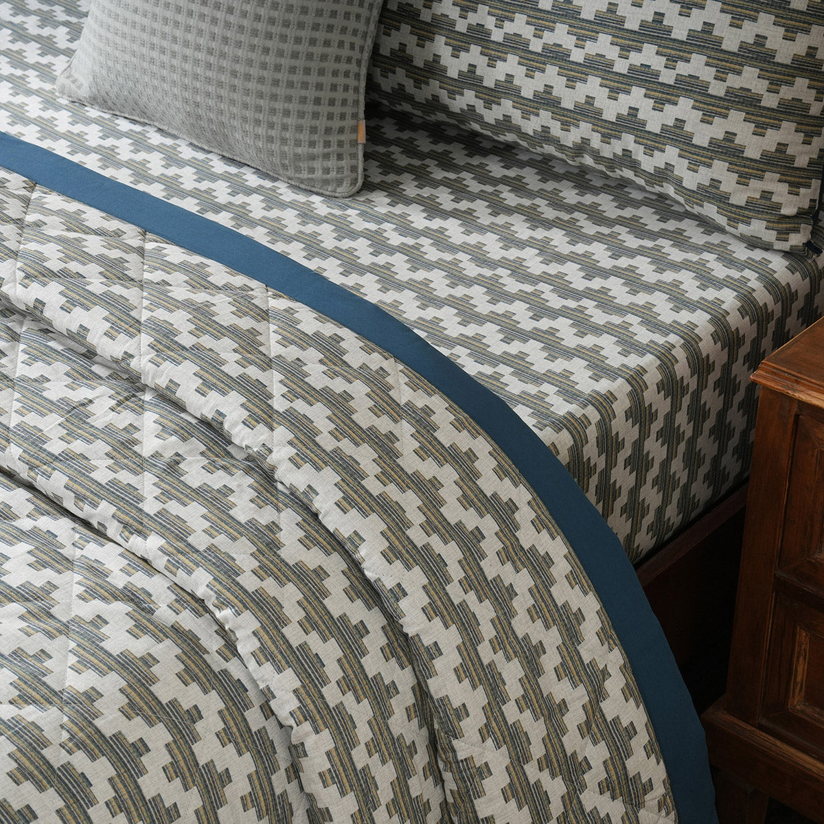 Quilt Set Ideal For Gifting Twisty Melange Quilt Set Blue