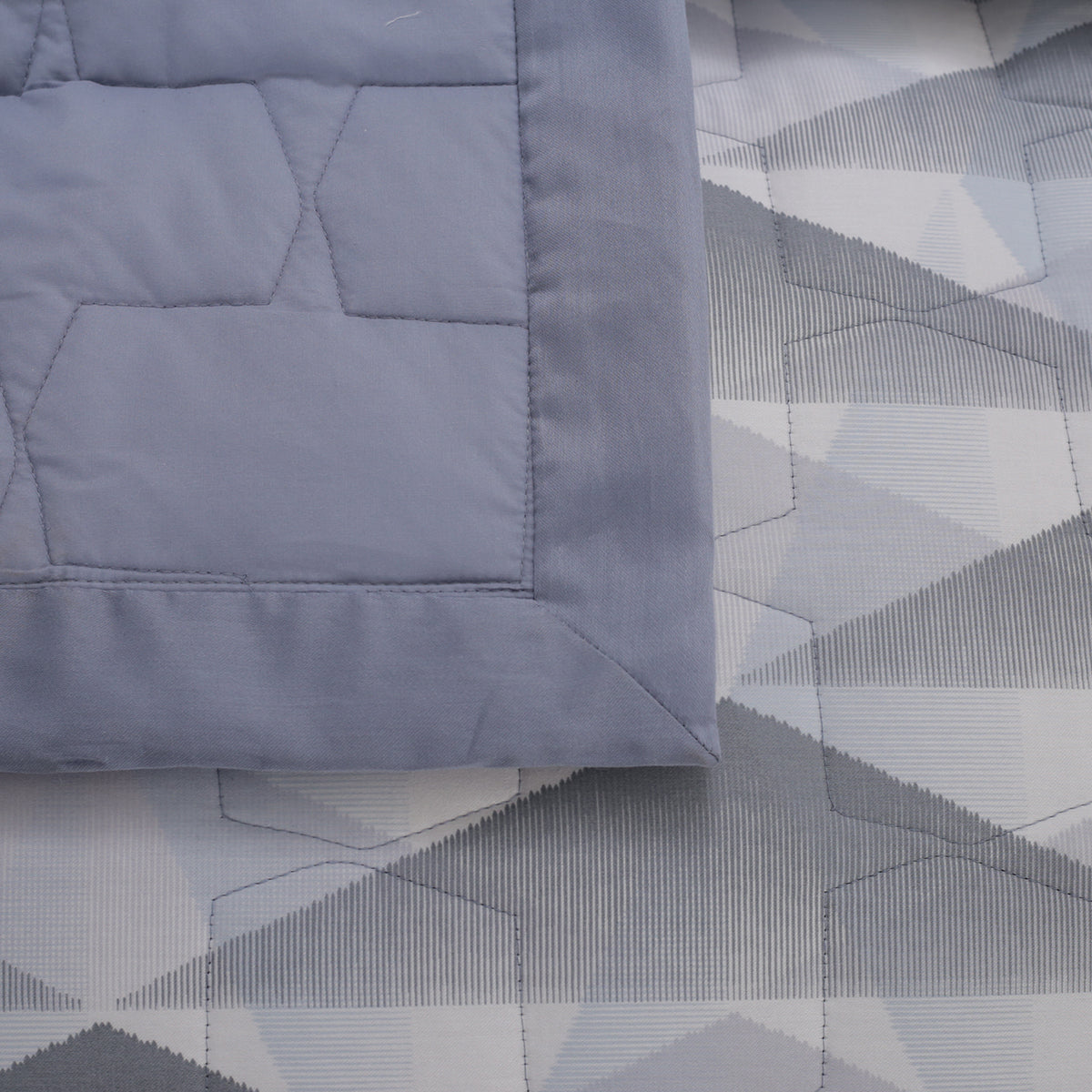 Art Nouveau Emerson Summer AC Quilt/Quilted Bed Cover/Comforter Blue