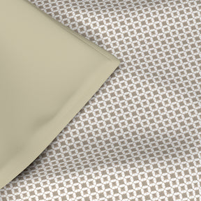 Hermosa Exotic Bouquet Elaine Neutral Quilt