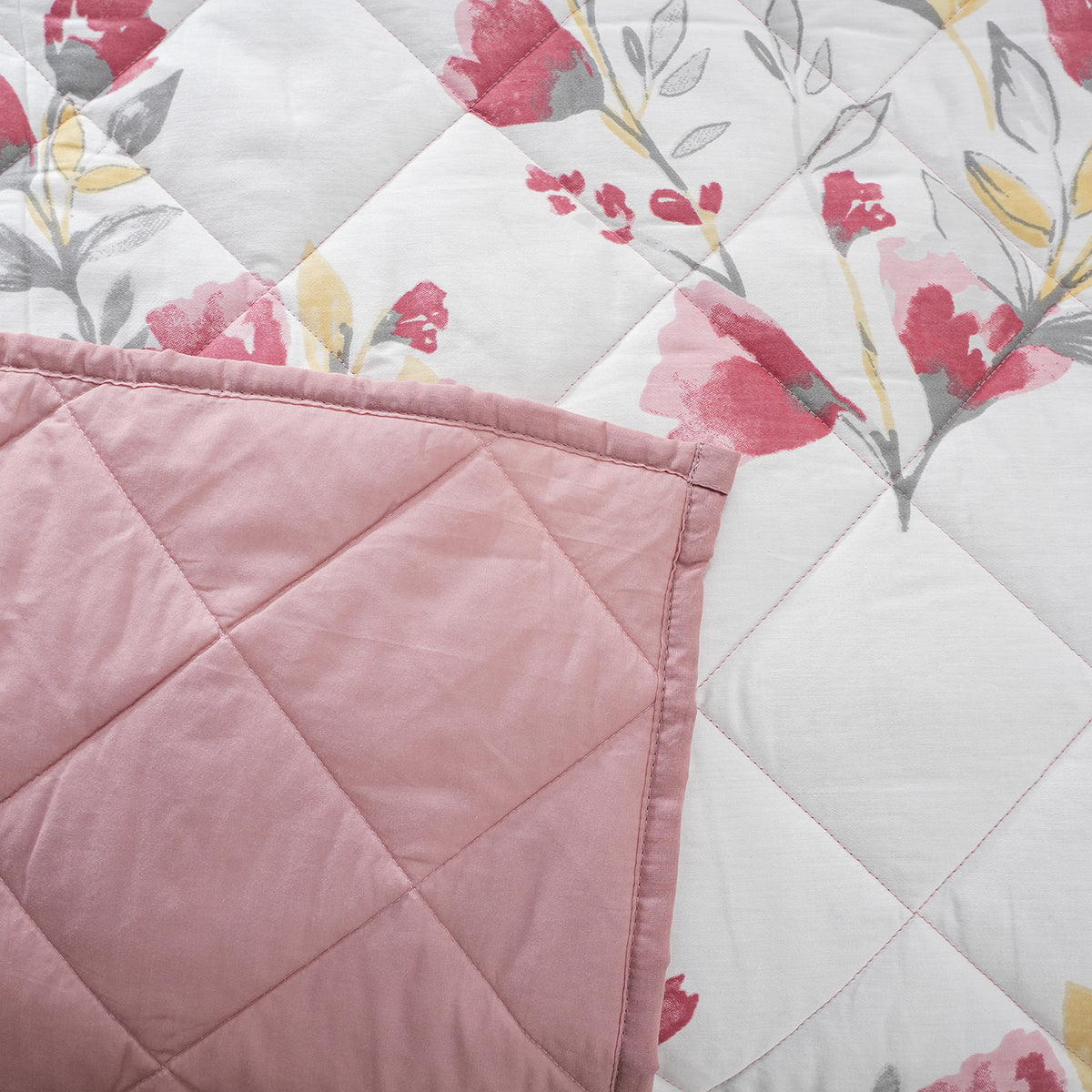 Royal Botanic 115 GSM Floral Leaves Print Multi Quilt/Quilted Bed Cover