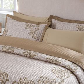 Classical Ornate Seamless Scroll Quilt/Quilted Bed Cover Gold
