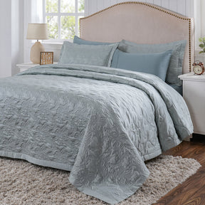 Classical Ornate Twirls & Swirls Quilt/Quilted Bed Cover Blue