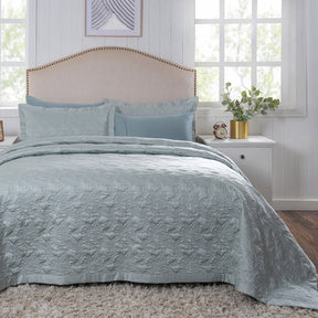 Classical Ornate Twirls & Swirls Quilt/Quilted Bed Cover Blue
