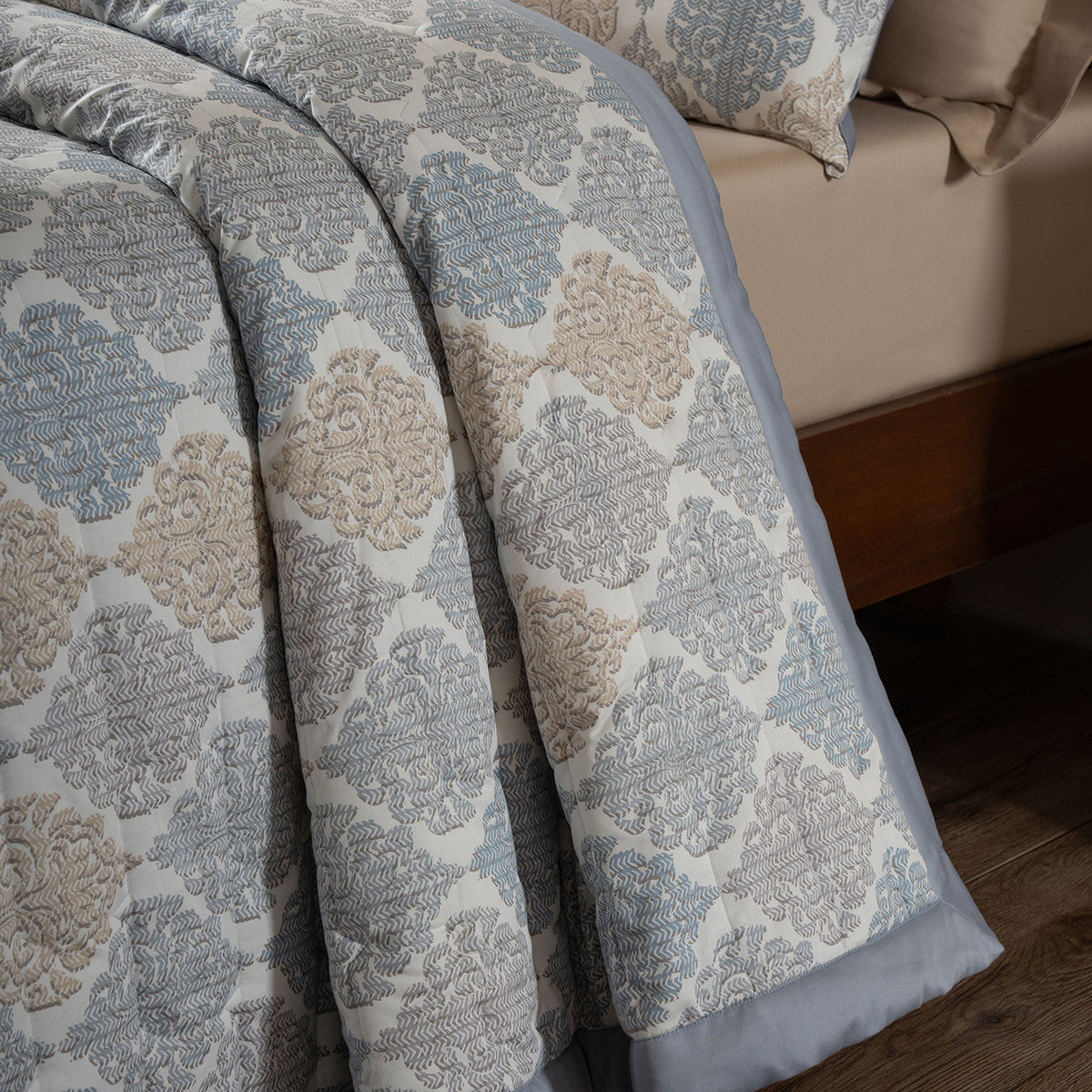 PBS Timeless Ornare Quilt/Quilted Bed Cover Blue