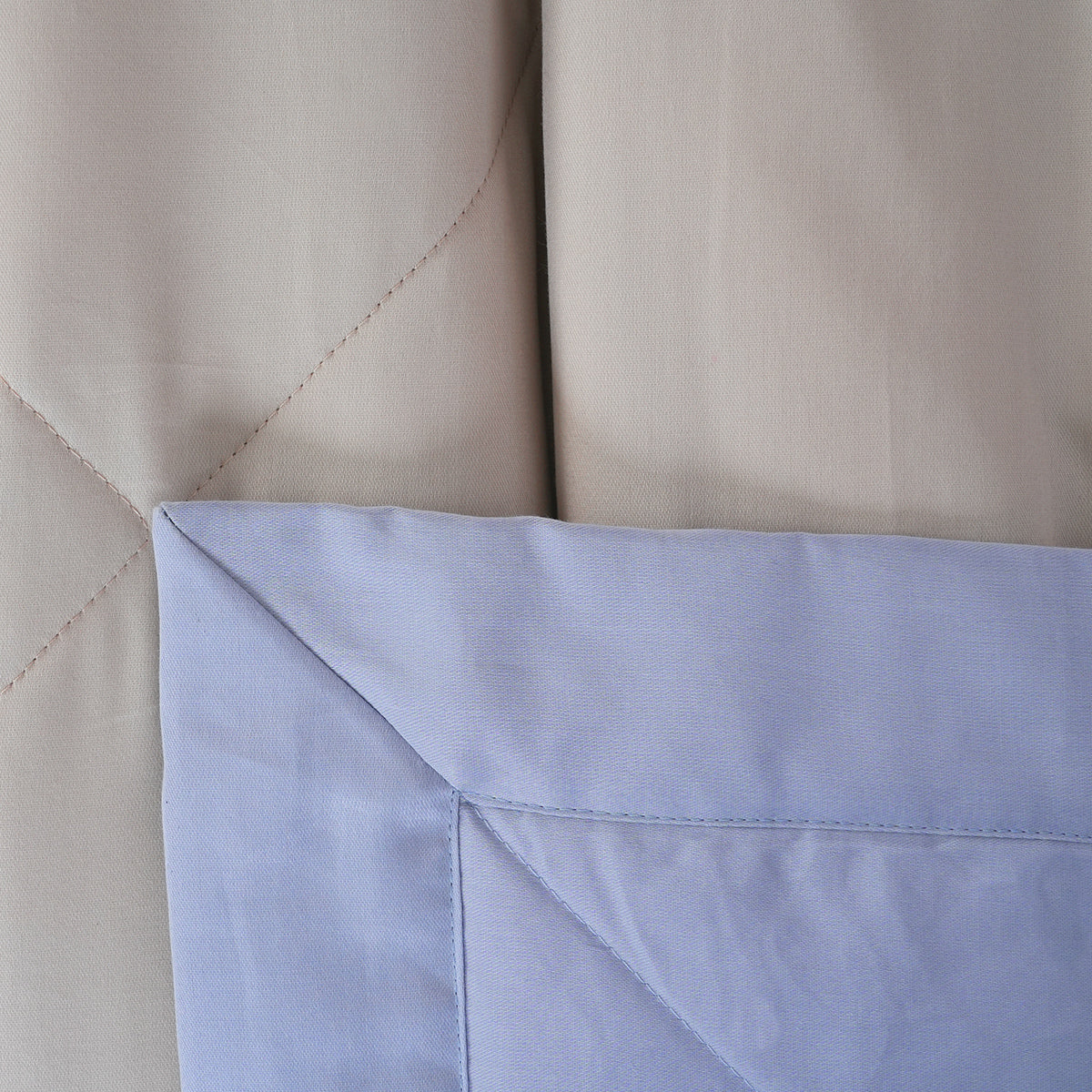 Selwyn Reversible Summer AC Quilt/Quilted Bed Cover/Comforter Plein Air/Sandshell Quilt