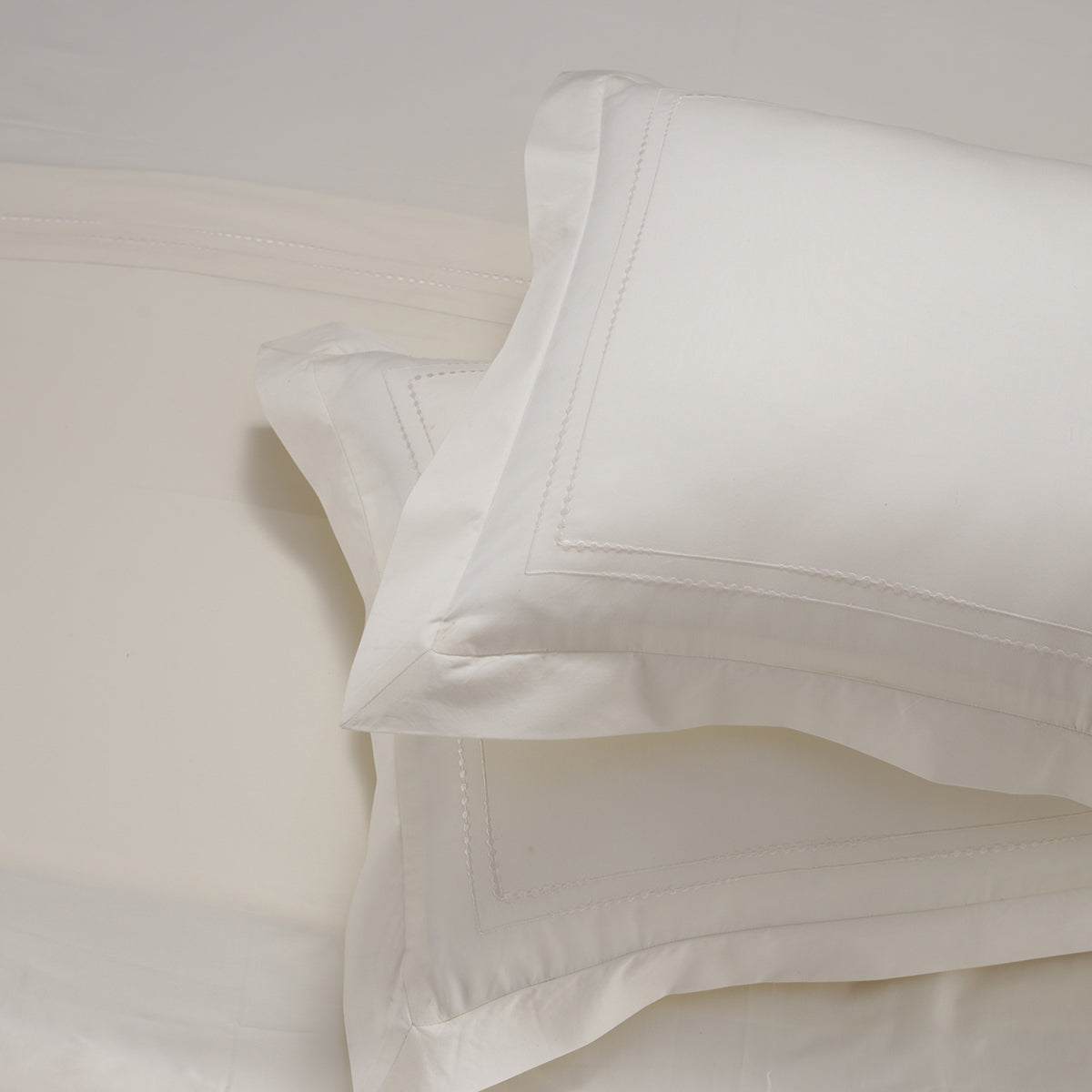 Nostalgic Attire Eiderdown Beige 4PC Top Sheet Set