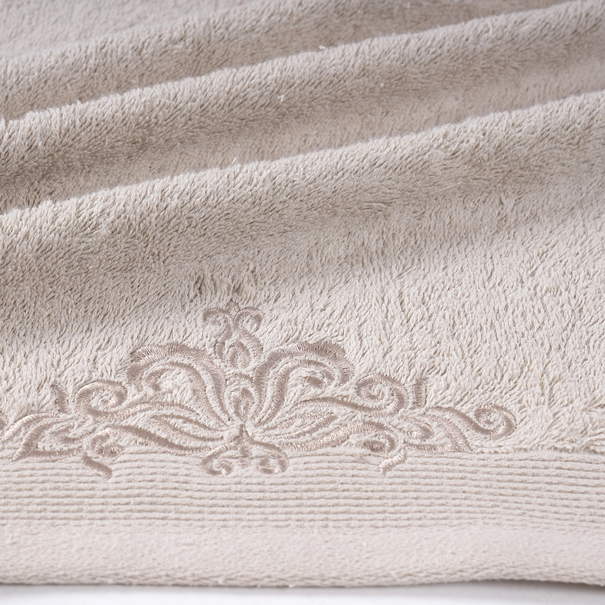 Classic Trope Embroidery 100% Cotton Towel Set Neutral