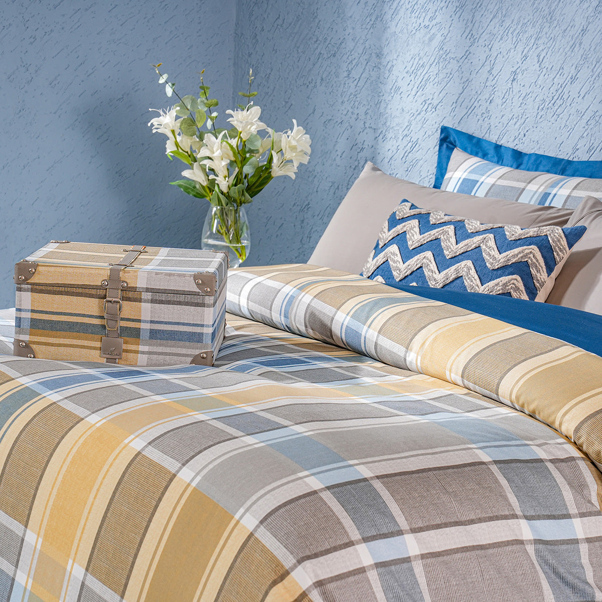 Whimsy Nature Vivid Plaid Woven 100% Cotton Blue 8pcs Duvet Cover Set